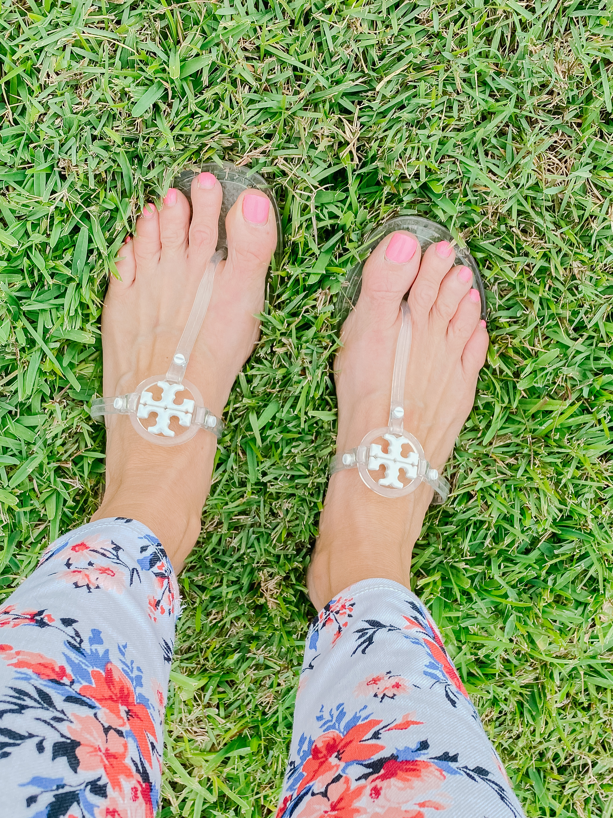 weekend wishlist tory burch sandals