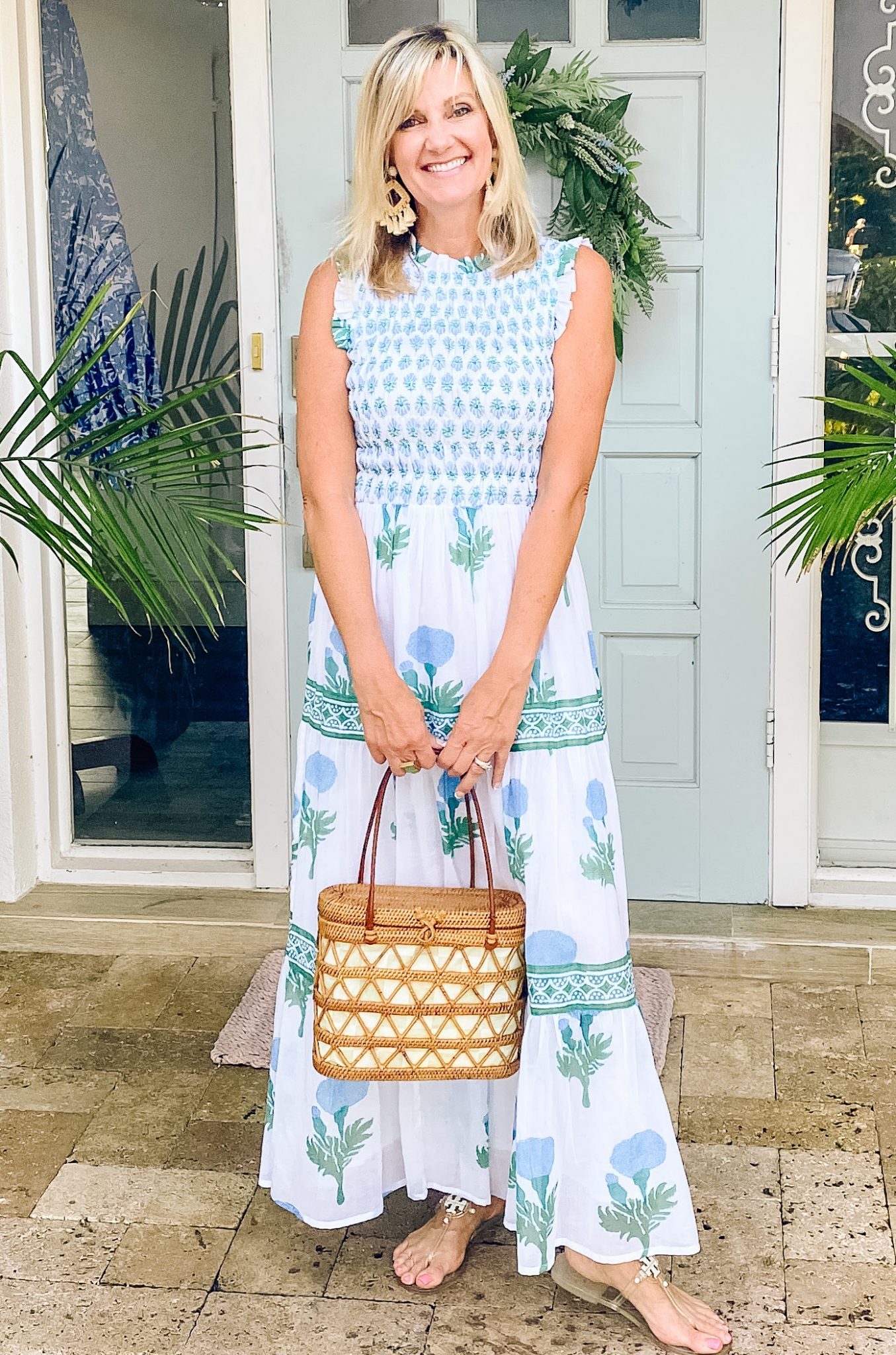 4 Vacation Outfits For The Beach And Beyond - Life on Pineapple Lane